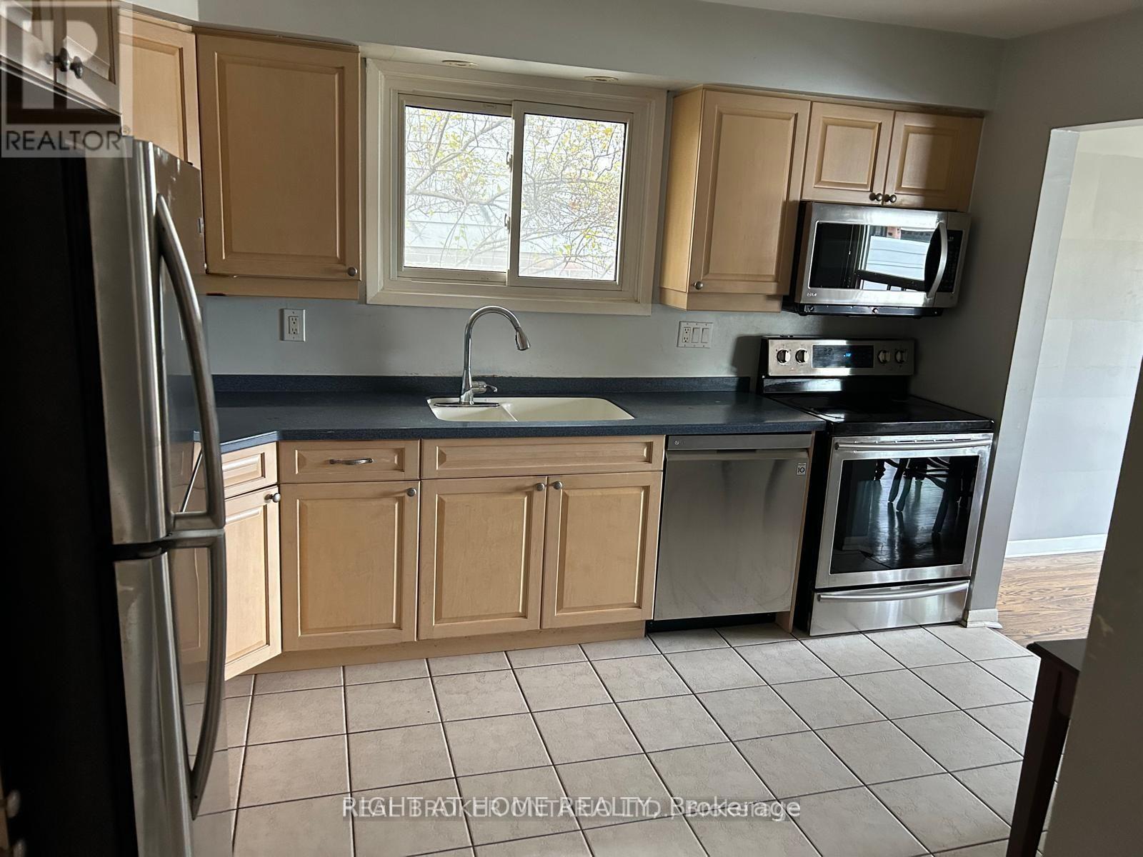 Room 2 - 5 Caldwell Crescent, Brampton, Ontario  L6W 1A2 - Photo 3 - W12685178