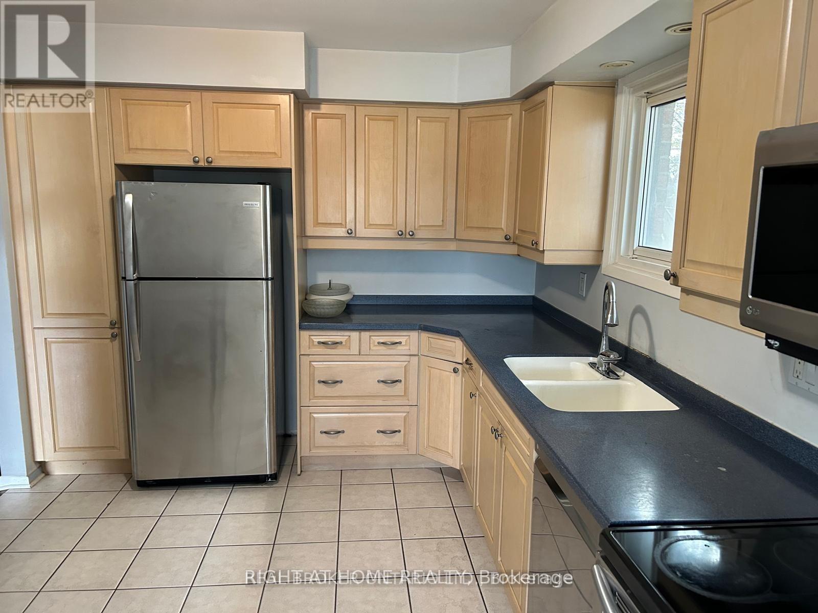 Room 2 - 5 Caldwell Crescent, Brampton, Ontario  L6W 1A2 - Photo 4 - W12685178