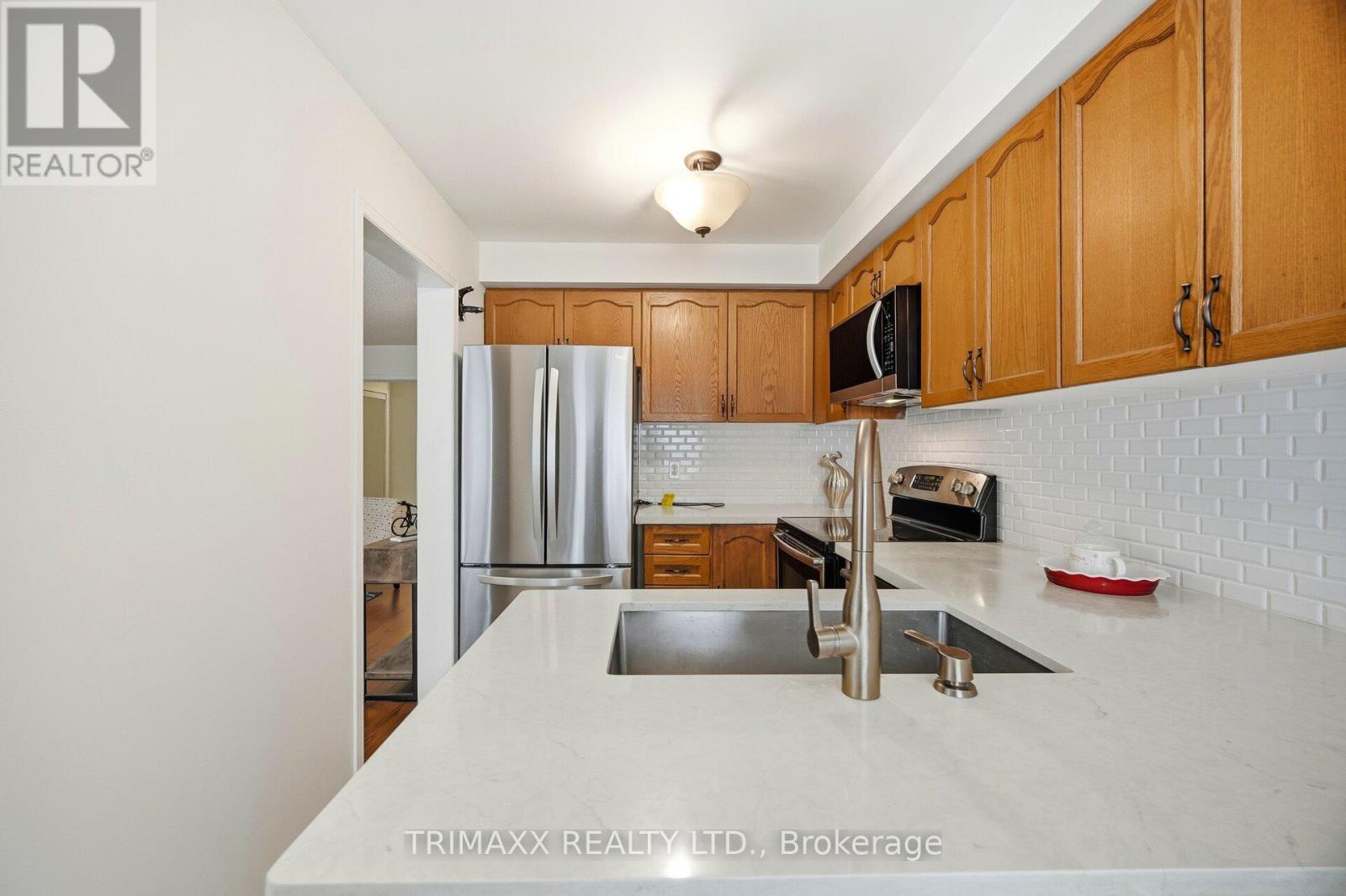 151 Coleridge Drive, Newmarket, Ontario  L3X 2T4 - Photo 12 - N12662460