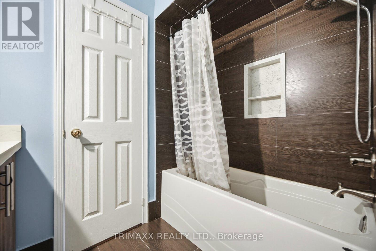 151 Coleridge Drive, Newmarket, Ontario  L3X 2T4 - Photo 30 - N12662460