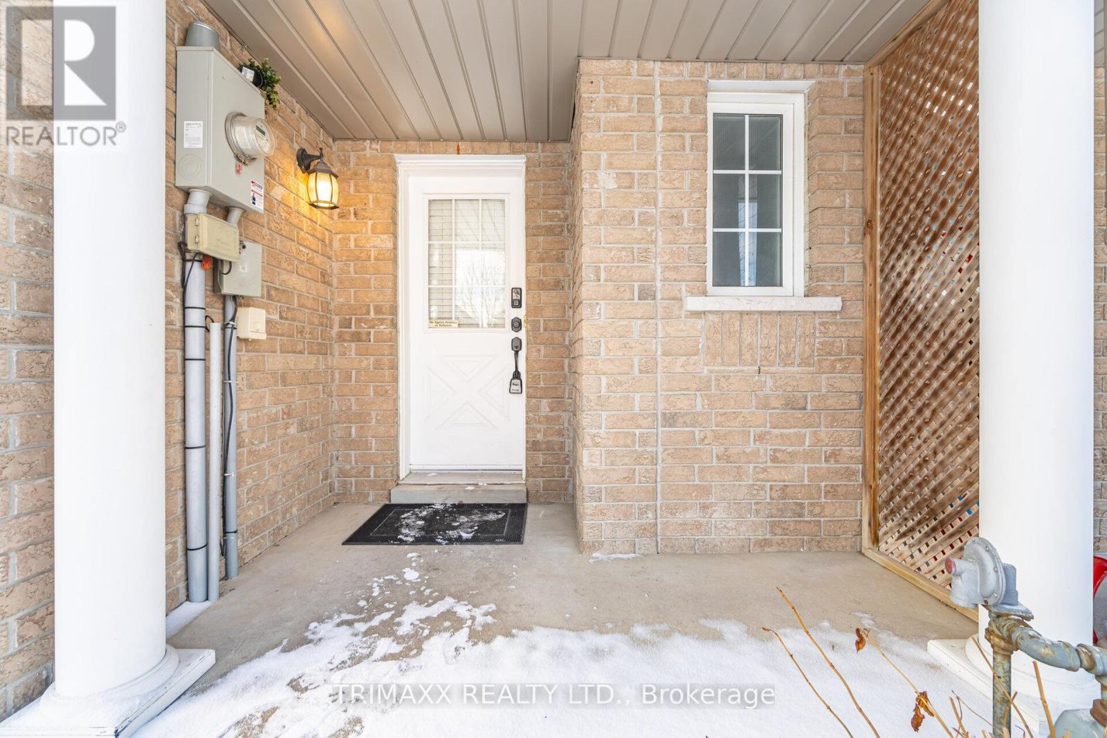 151 Coleridge Drive, Newmarket, Ontario  L3X 2T4 - Photo 4 - N12662460