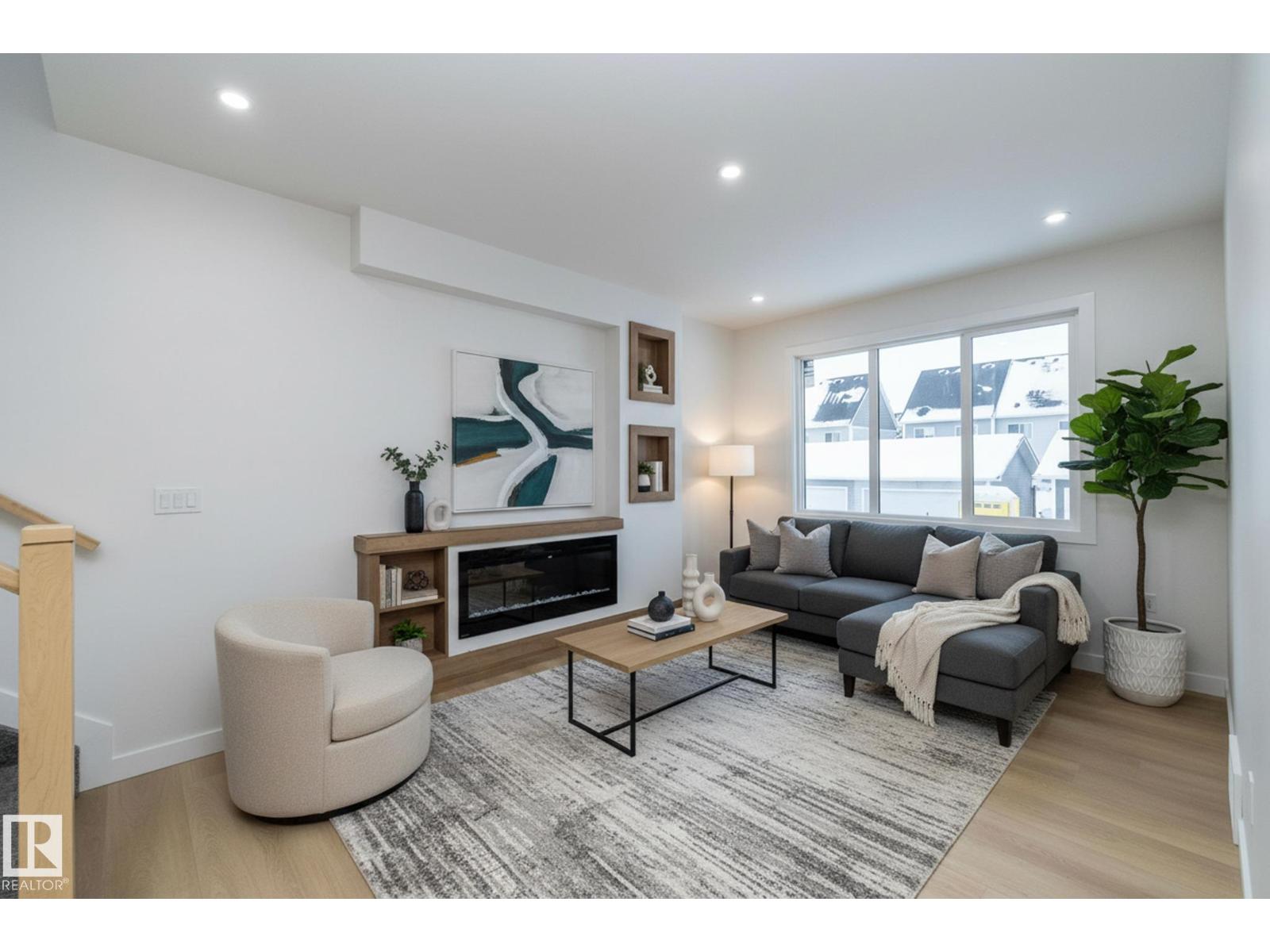 9805 106 Av, Morinville, Alberta  T8R 2P2 - Photo 2 - E4469728