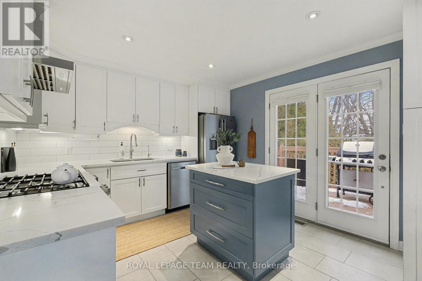 4298 Schell Street, South Dundas, Ontario  K0C 2H0 - Photo 2 - X12685214