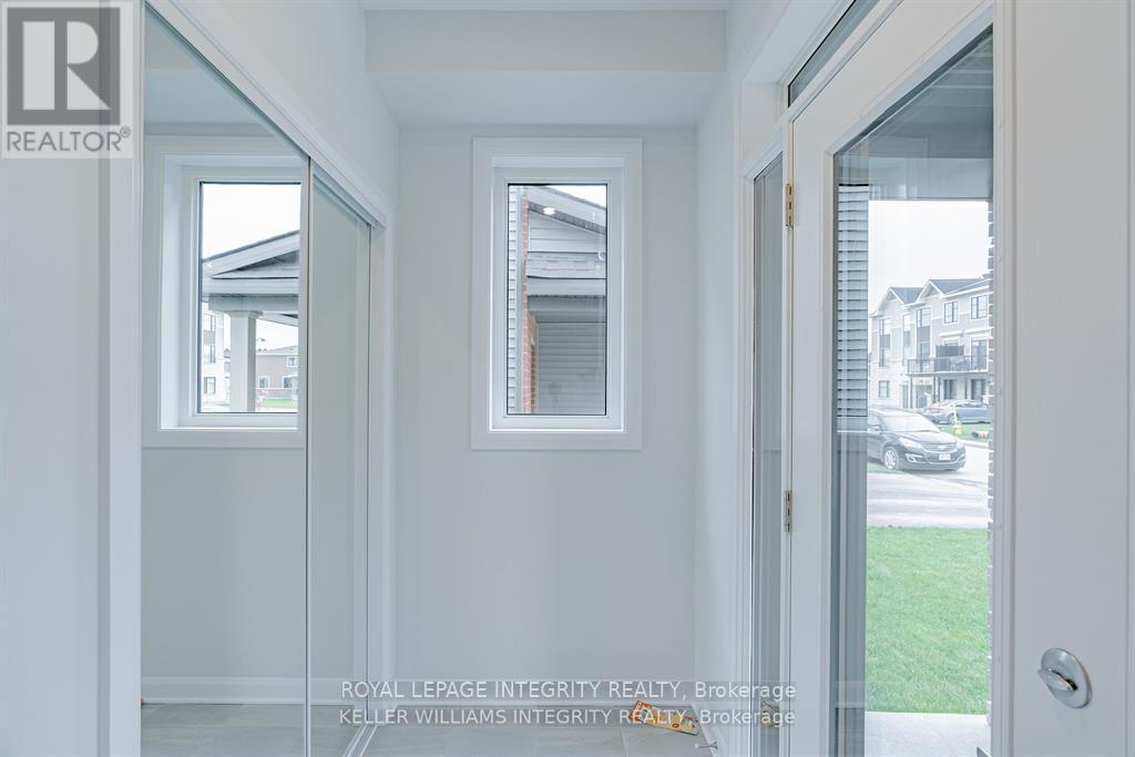 275 Elsie Macgill Walk, Ottawa, Ontario  K2W 0L2 - Photo 3 - X12685218