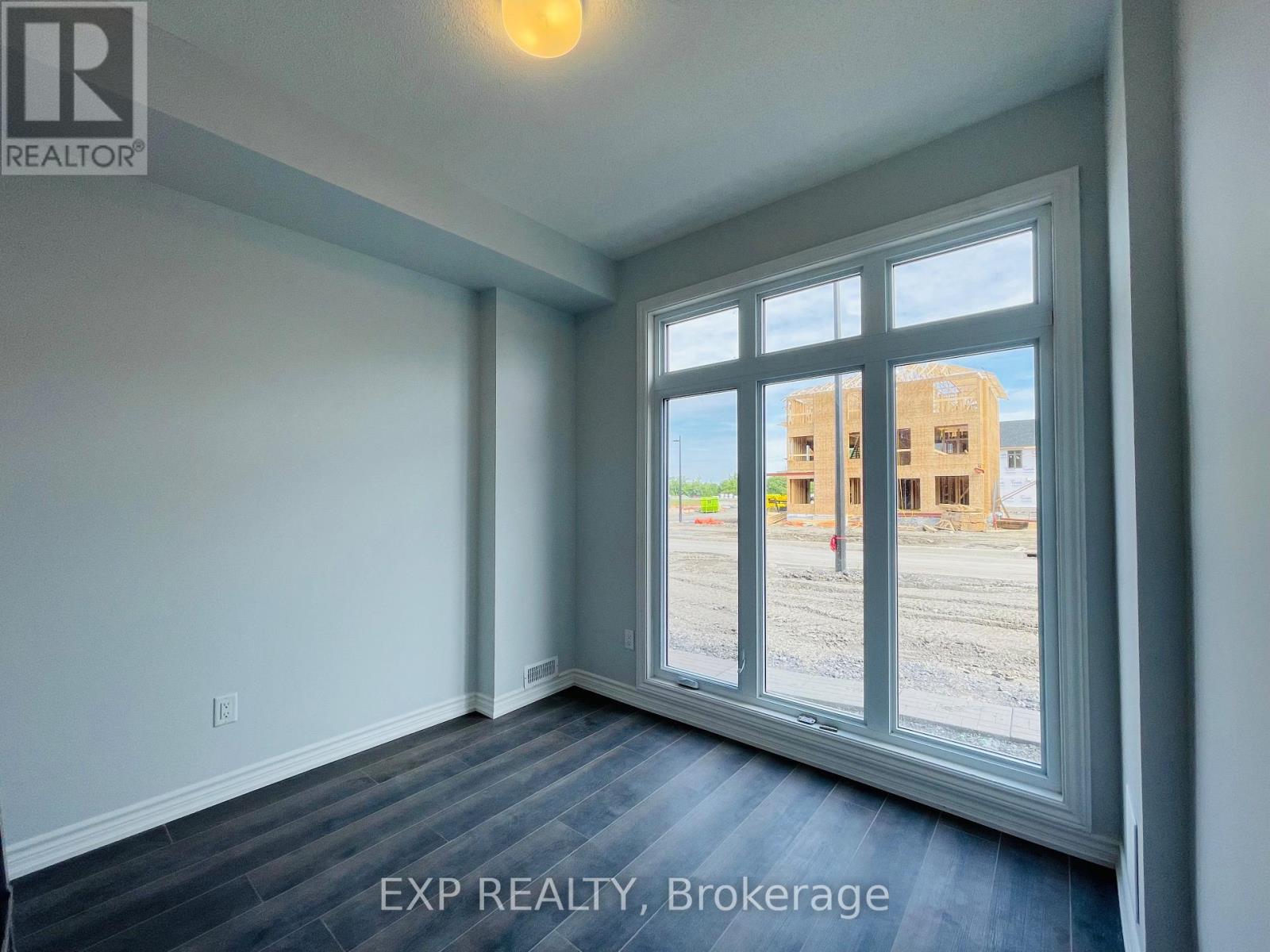 1406 Hemlock Road, Ottawa, Ontario  K1K 5A8 - Photo 4 - X12685220