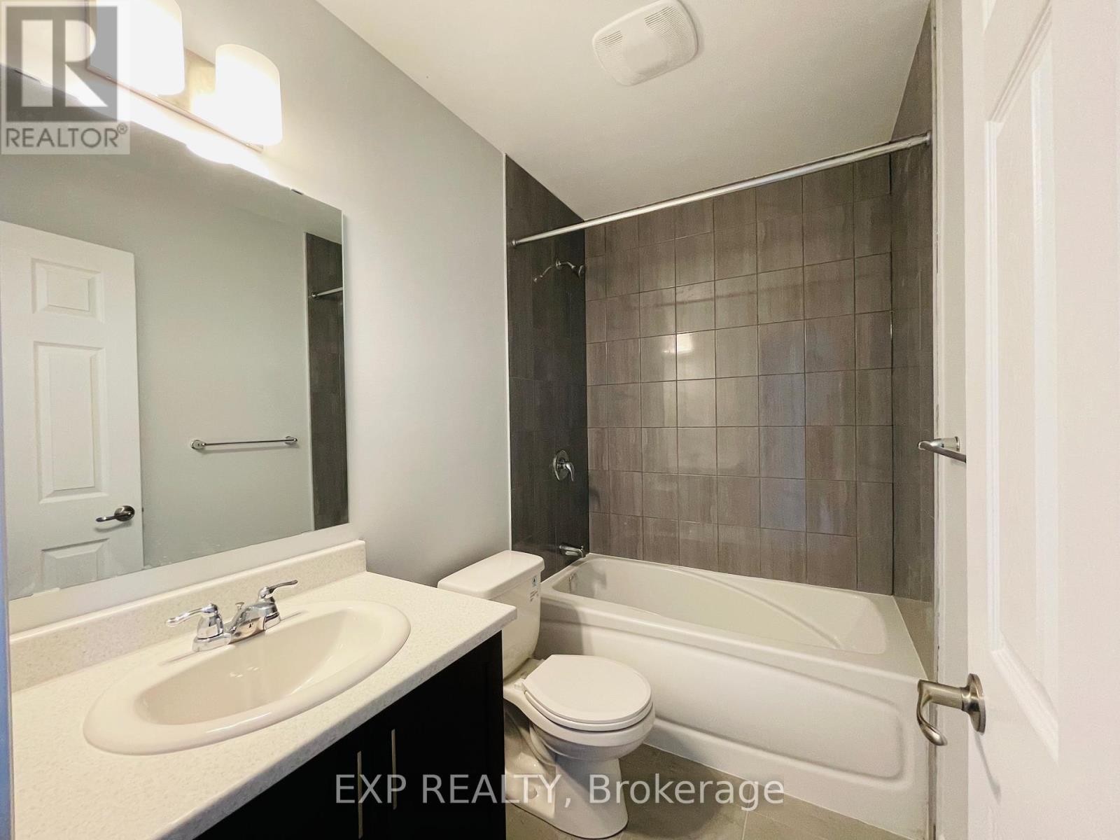 1406 Hemlock Road, Ottawa, Ontario  K1K 5A8 - Photo 5 - X12685220