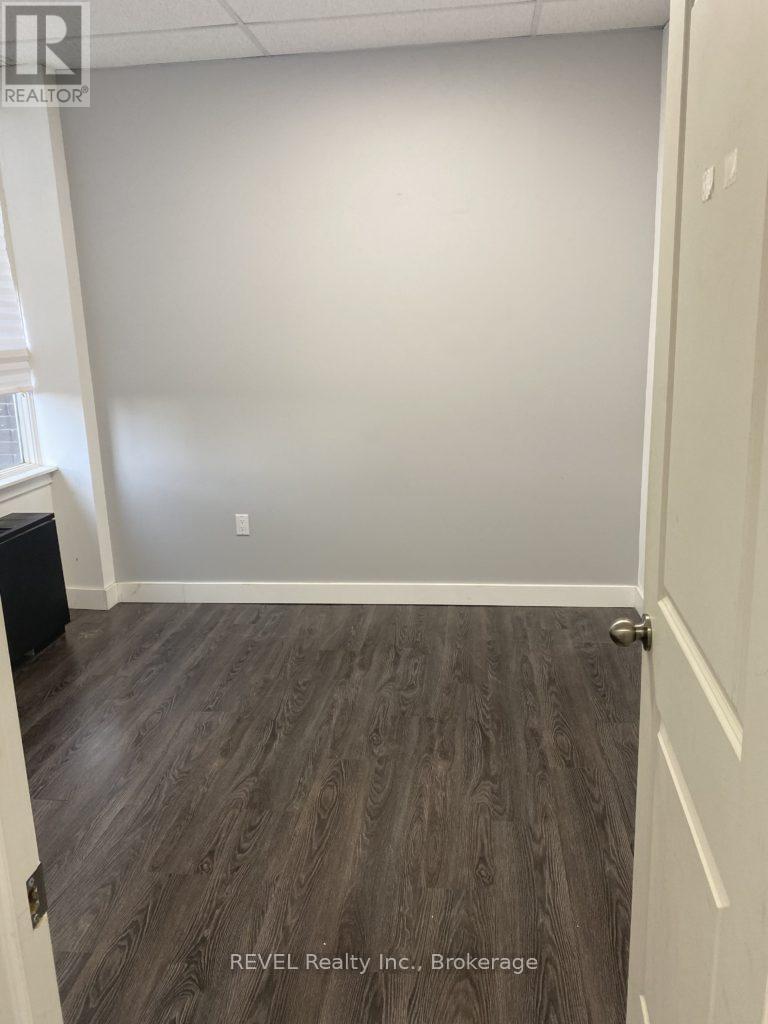 M2 - 112 Queenston Street, St. Catharines, Ontario  L2R 2Z4 - Photo 3 - X12685196