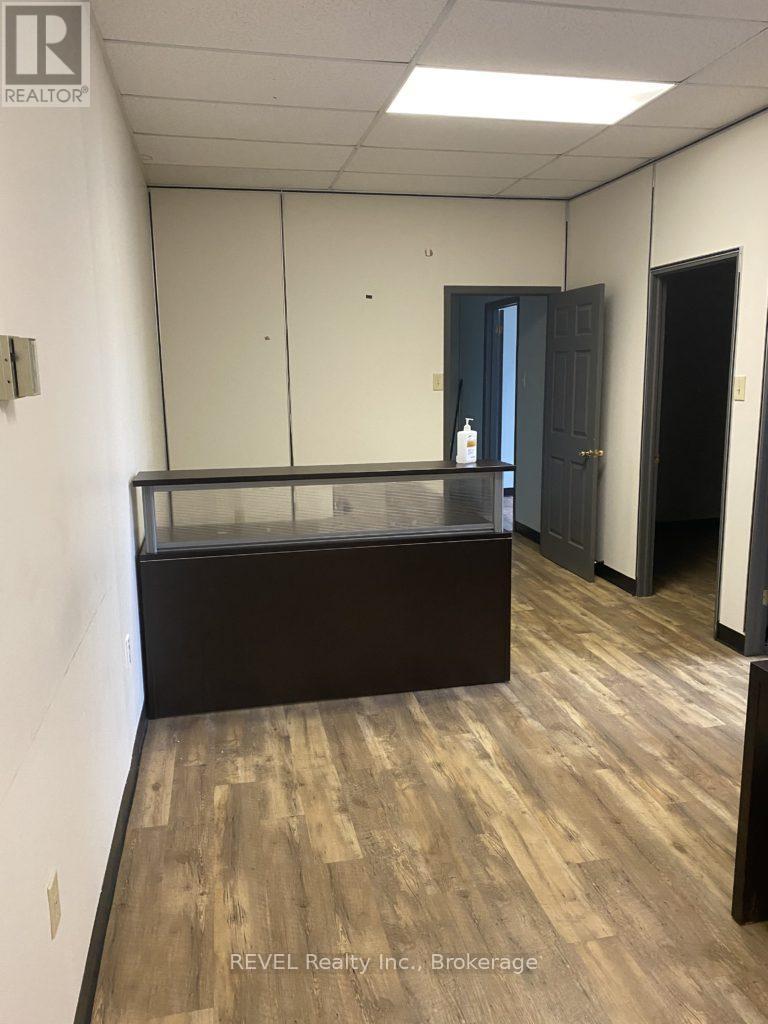 201 - 112 Queenston Street, St. Catharines, Ontario  L2R 2Z4 - Photo 2 - X12685198