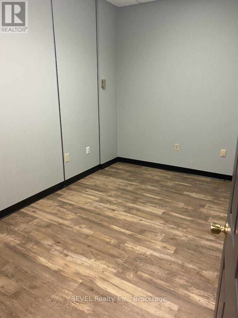 201 - 112 Queenston Street, St. Catharines, Ontario  L2R 2Z4 - Photo 5 - X12685198