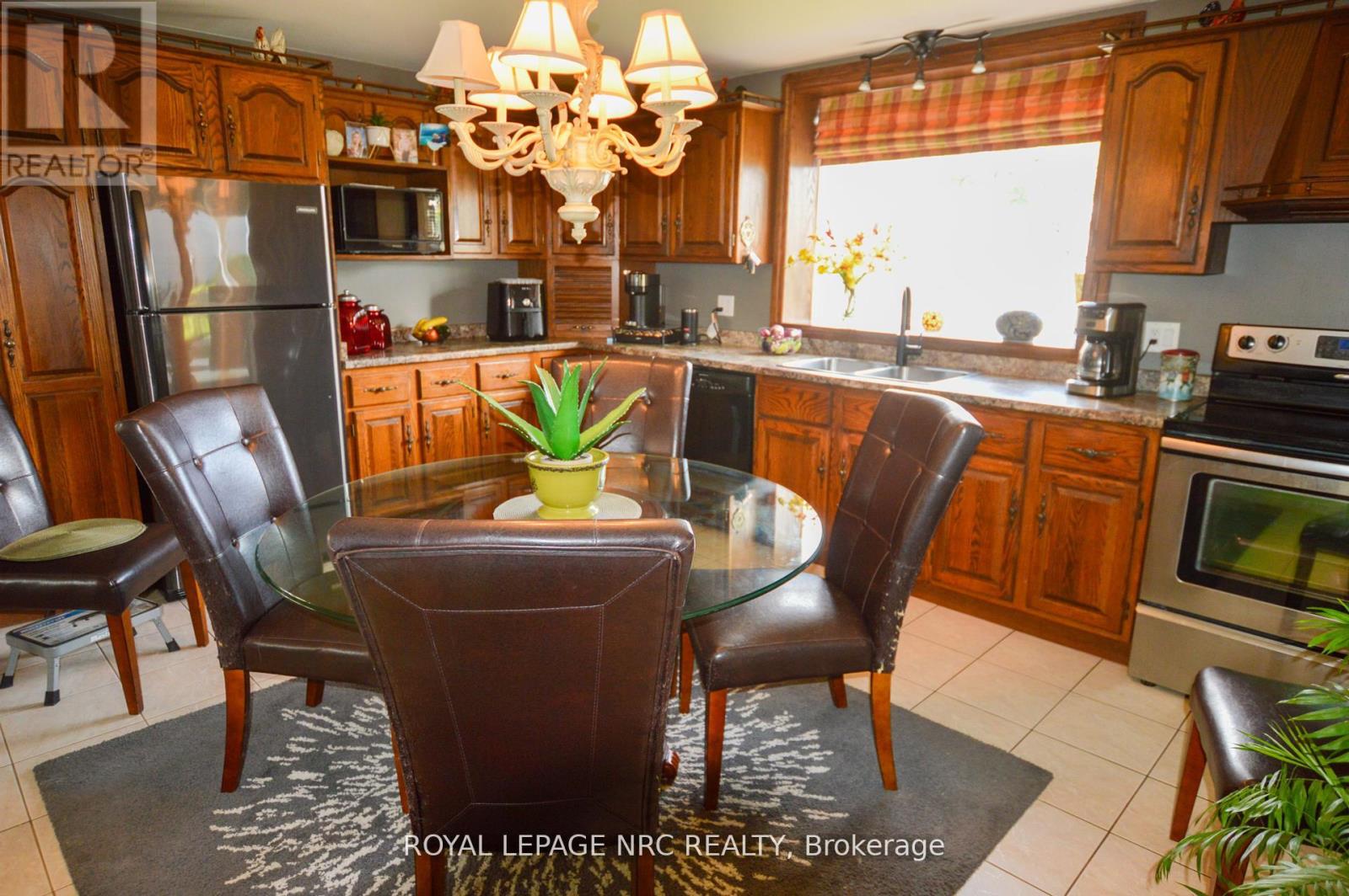 68 Pine, Thorold, Ontario  L2V 3L4 - Photo 5 - X12685202