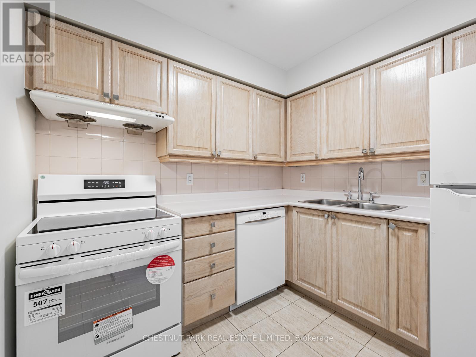 203 - 35 Empress Avenue, Toronto, Ontario  M2N 6T3 - Photo 3 - C12685228