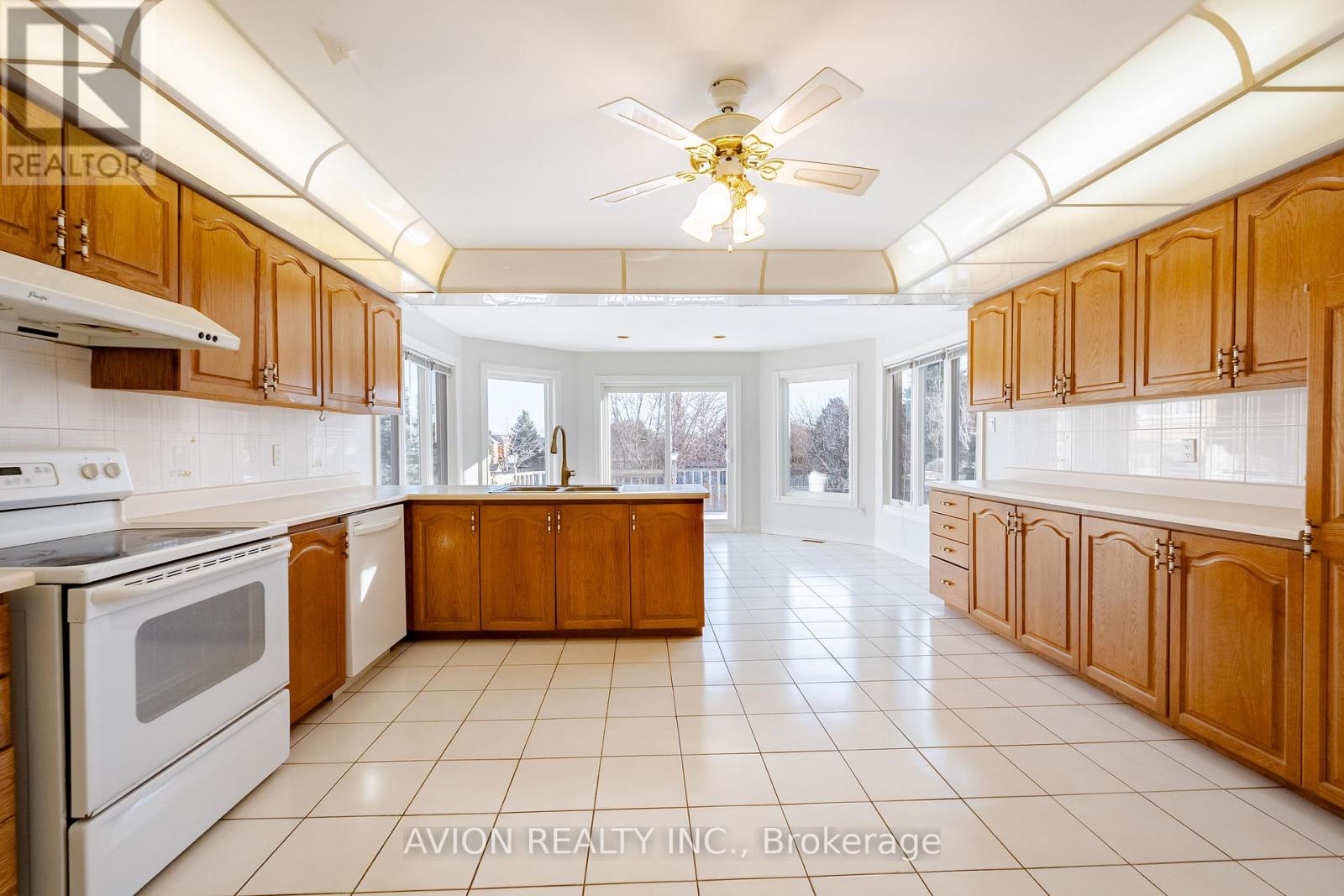 103 Spadina Road, Richmond Hill, Ontario  L4B 2Y9 - Photo 12 - N12685210