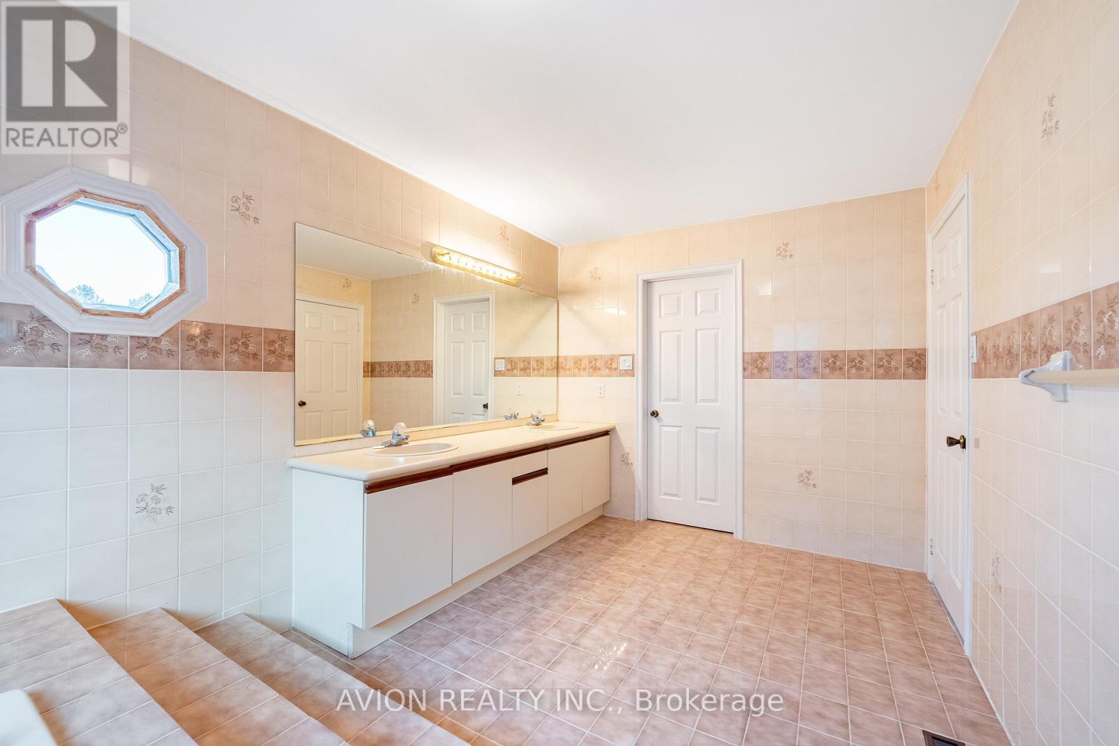 103 Spadina Road, Richmond Hill, Ontario  L4B 2Y9 - Photo 23 - N12685210