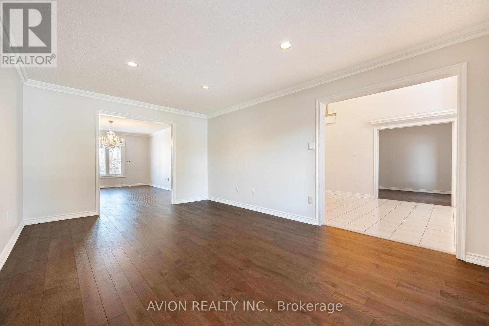 103 Spadina Road, Richmond Hill, Ontario  L4B 2Y9 - Photo 8 - N12685210