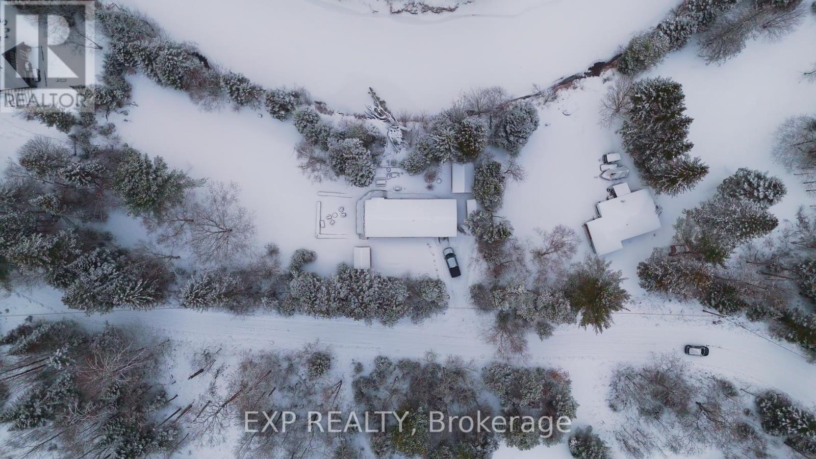 27 Groeger Road, Huntsville, Ontario  P1H 2J4 - Photo 4 - X12685234