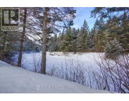 27 GROEGER ROAD, Huntsville, Ontario