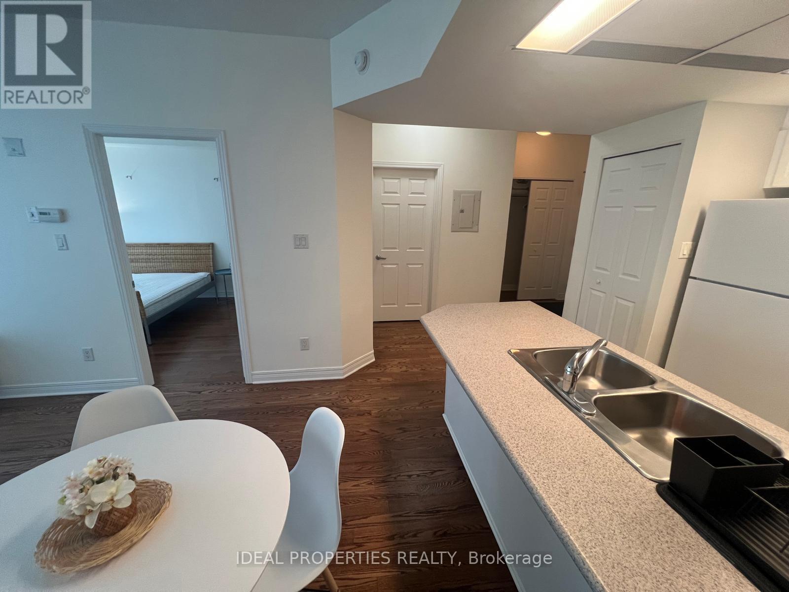 207 - 134 York Street E, Ottawa, Ontario  K1N 1K8 - Photo 5 - X12685236