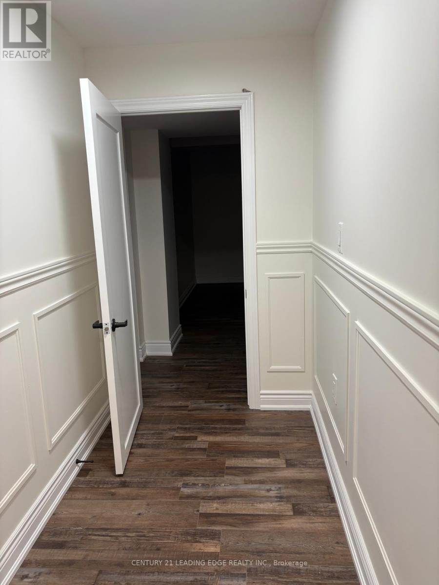 968 Summerbreeze Court, Mississauga, Ontario  L5V 1E1 - Photo 6 - W12685230