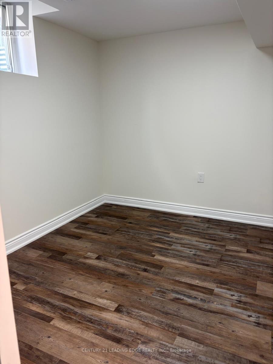 968 Summerbreeze Court, Mississauga, Ontario  L5V 1E1 - Photo 8 - W12685230