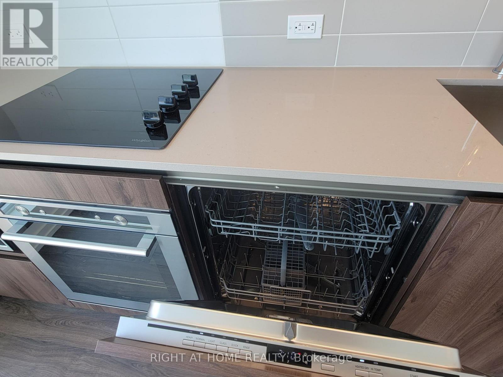 2809 - 7890 Jane Street, Vaughan, Ontario  L4K 0K9 - Photo 18 - N12446457