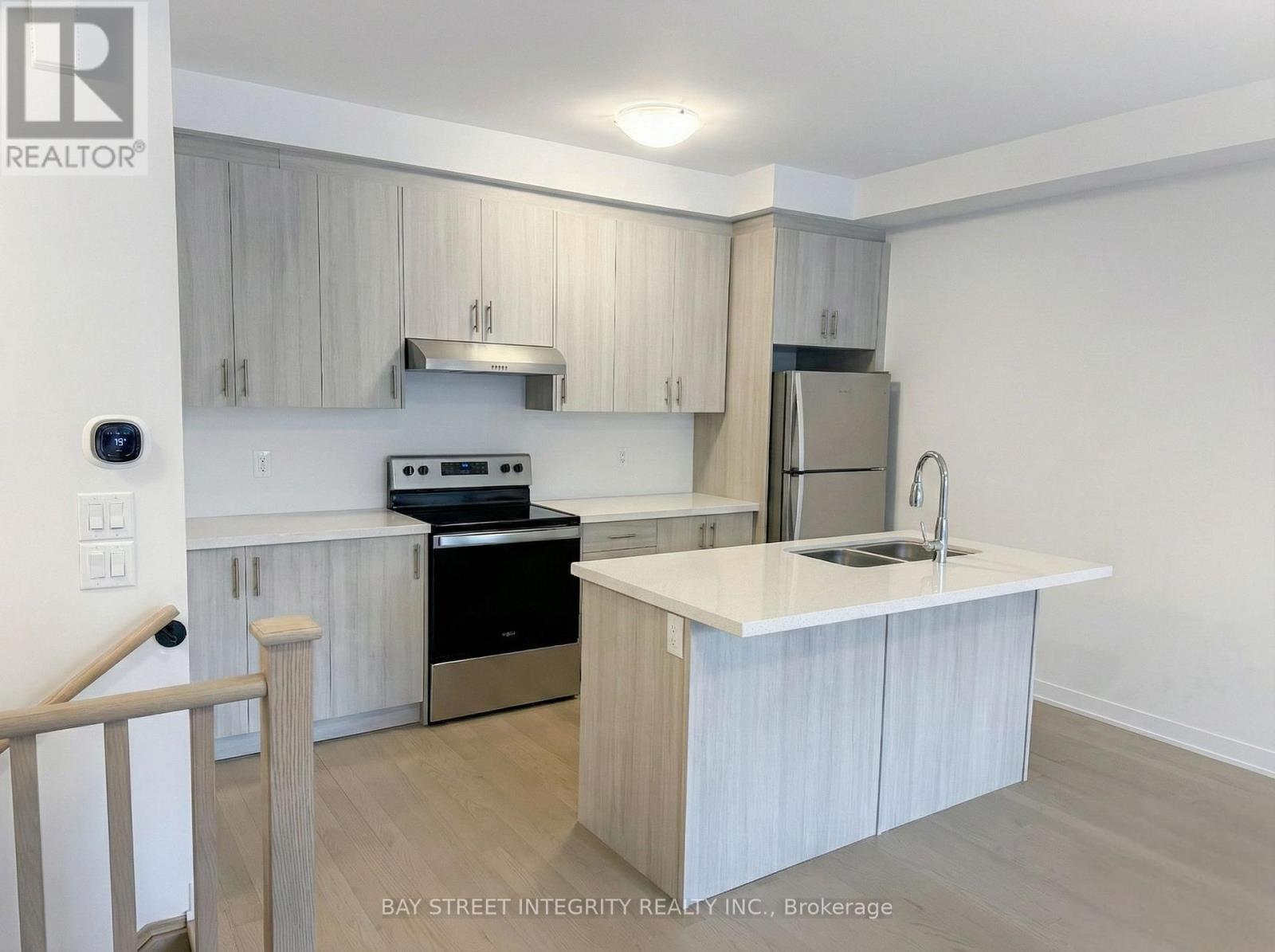 27 John Canning Way, Markham, Ontario  L3R 3X3 - Photo 4 - N12685262