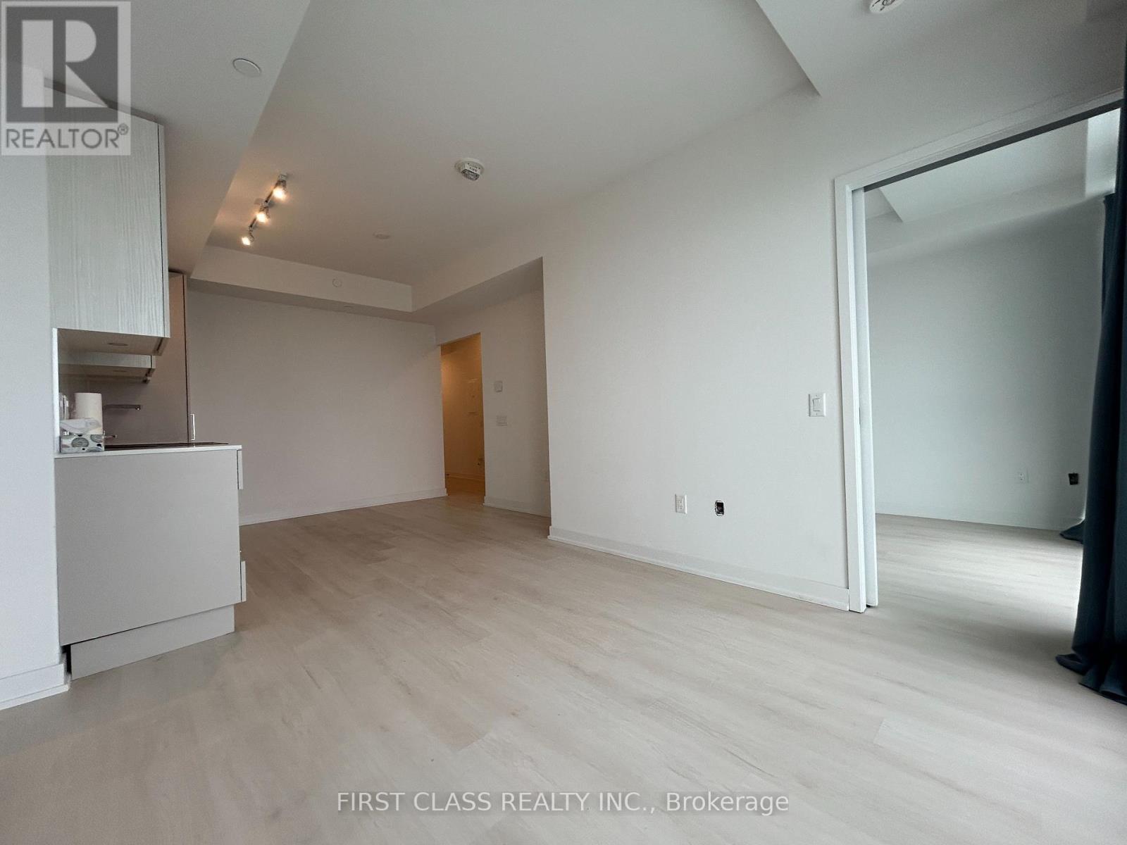 3513 - 3900 Confederation Parkway E, Mississauga, Ontario  L5B 0M3 - Photo 12 - W12685246