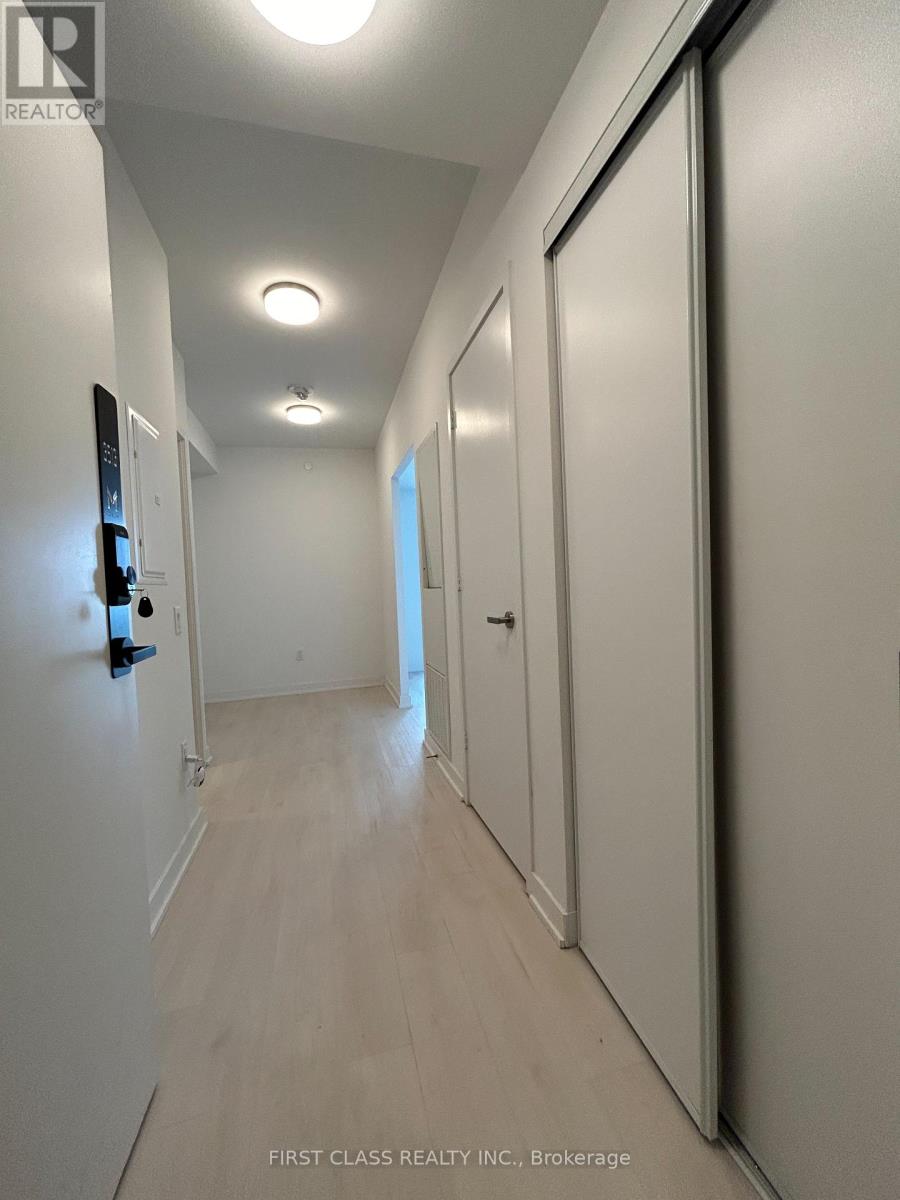 3513 - 3900 Confederation Parkway E, Mississauga, Ontario  L5B 0M3 - Photo 6 - W12685246