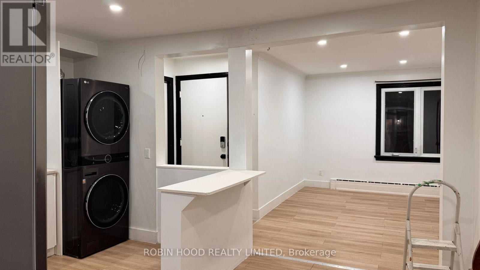 3 - 281 Columbus Avenue, Ottawa, Ontario  K1K 1P3 - Photo 3 - X12685264