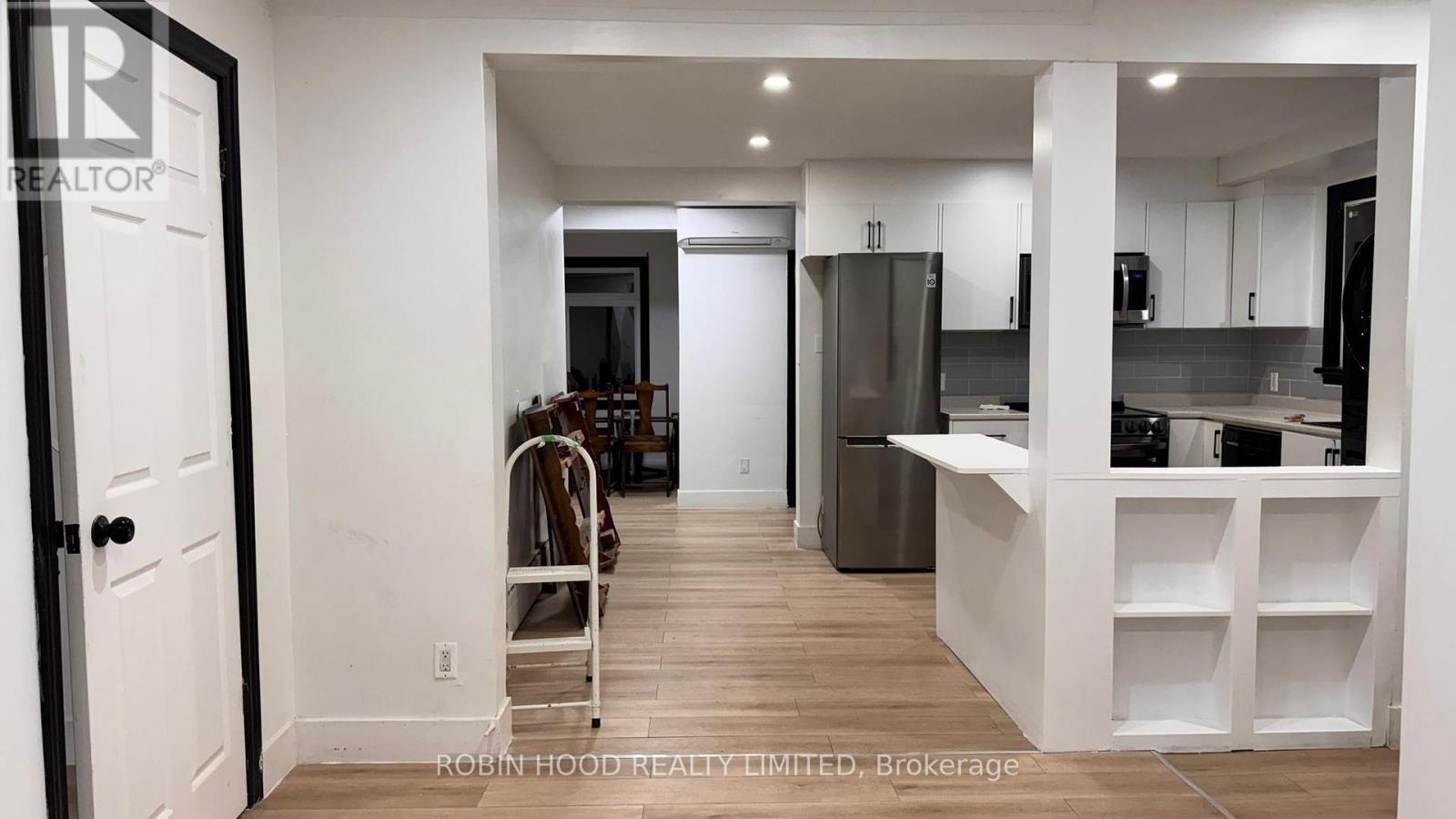 3 - 281 Columbus Avenue, Ottawa, Ontario  K1K 1P3 - Photo 6 - X12685264