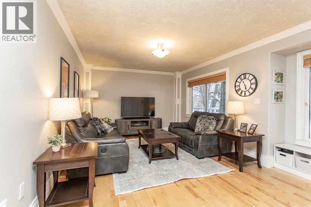 5804 44 Avenue, Red Deer, Alberta  T4N 3J5 - Photo 5 - A2276335