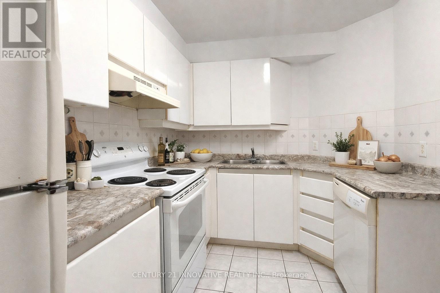 3 - 151 Townsgate Drive, Vaughan, Ontario  L4J 8J7 - Photo 9 - N12673900