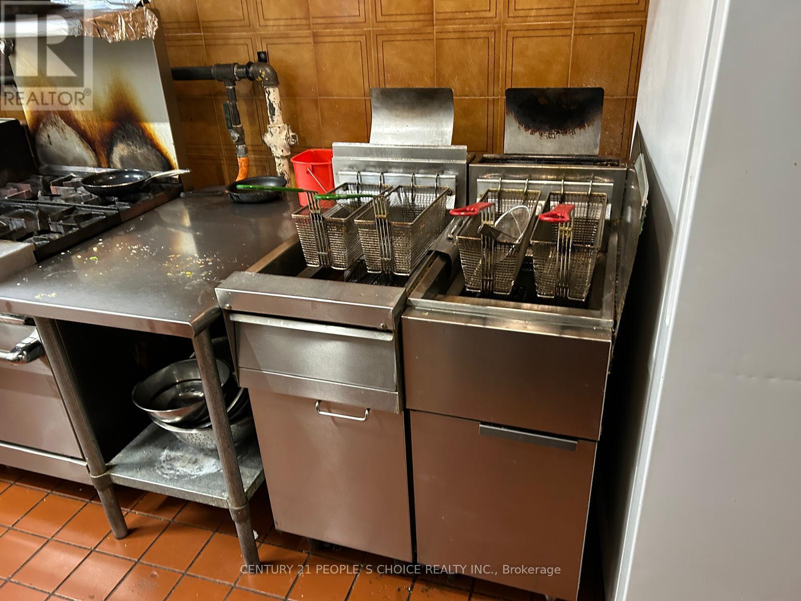 1100 Simcoe Street N, Oshawa, Ontario  L1G 4W6 - Photo 8 - E12685286