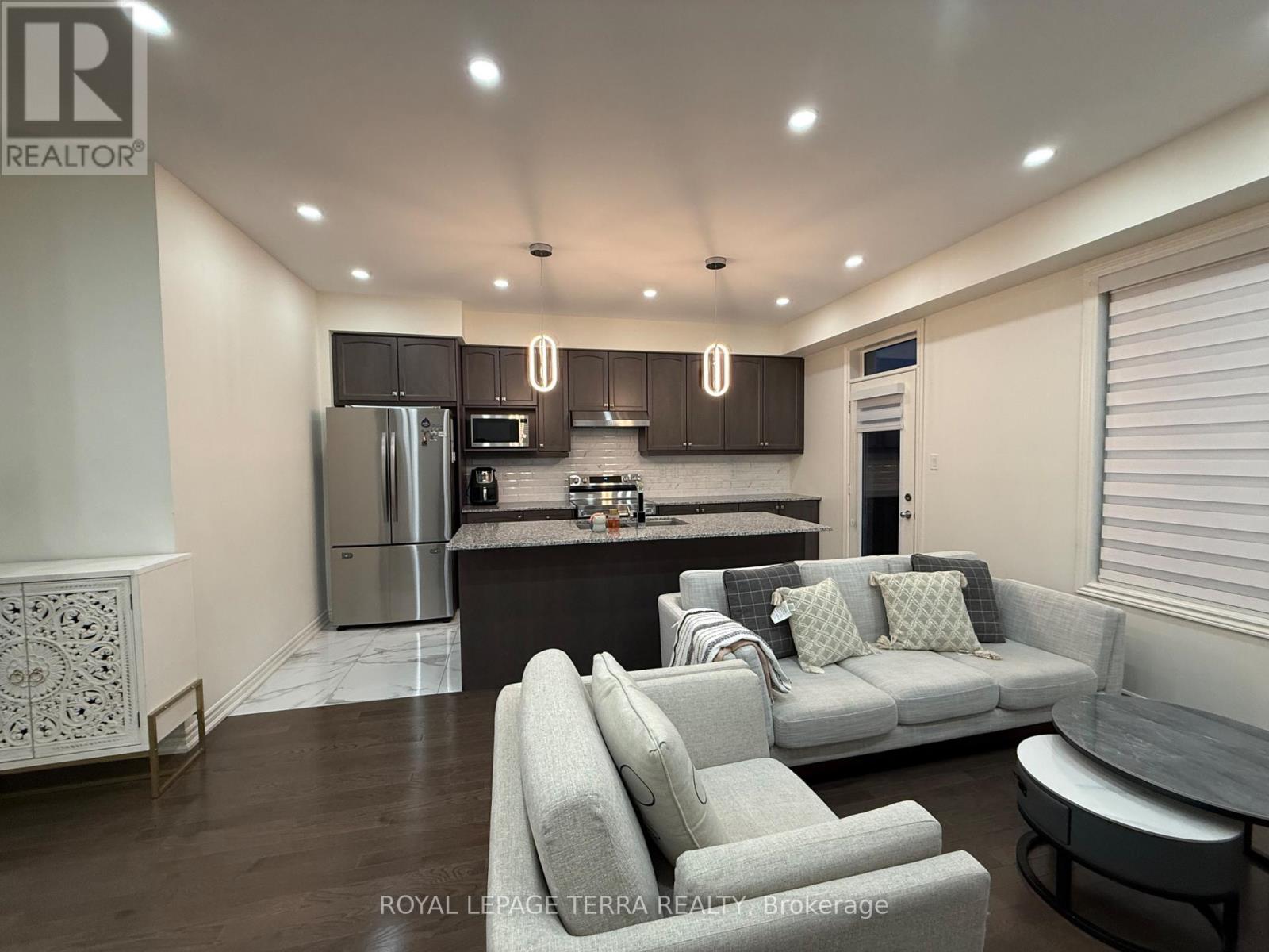 70 Fruitful Crescent, Whitby, Ontario  L1P 0N3 - Photo 10 - E12685288