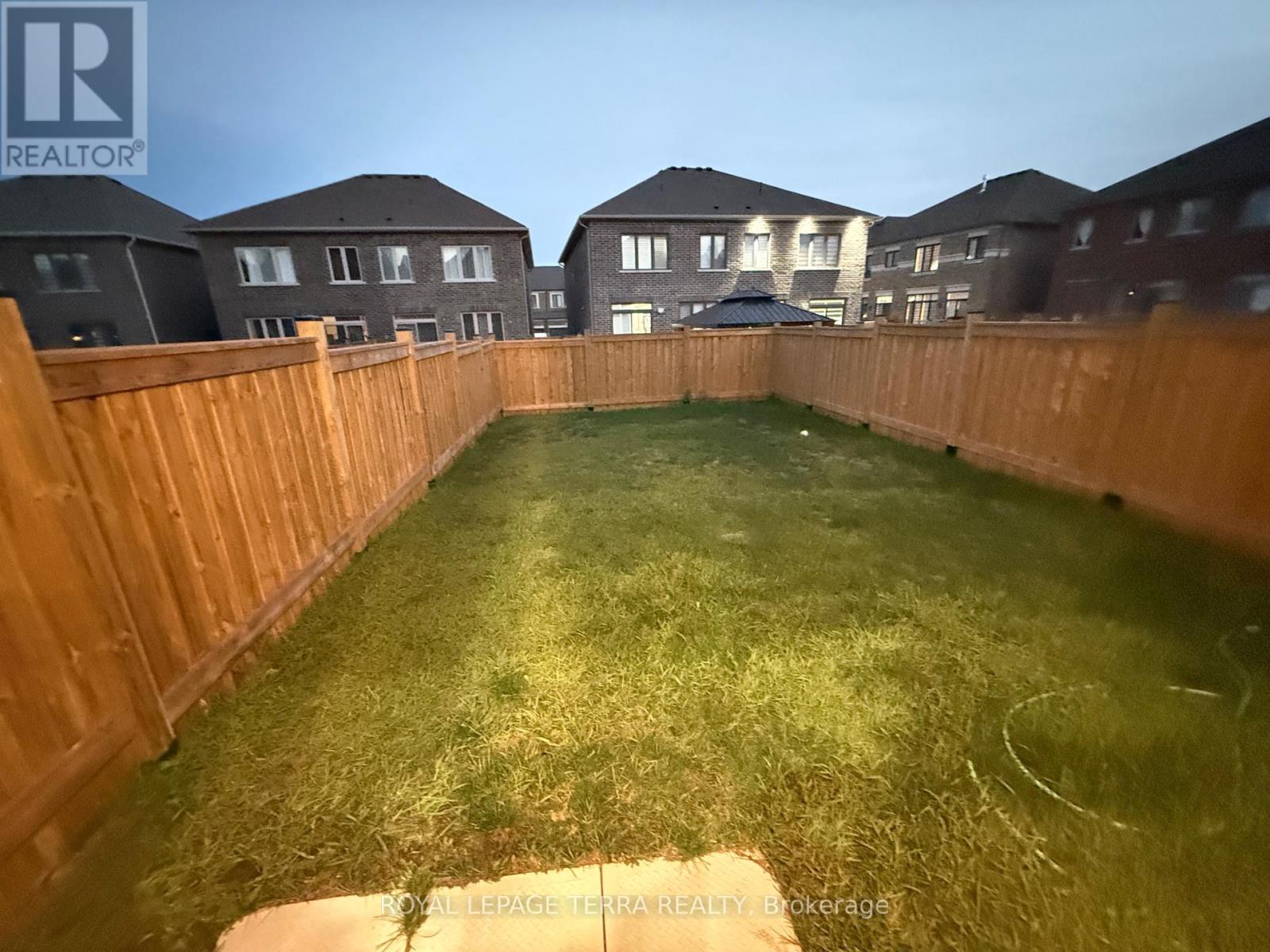 70 Fruitful Crescent, Whitby, Ontario  L1P 0N3 - Photo 37 - E12685288