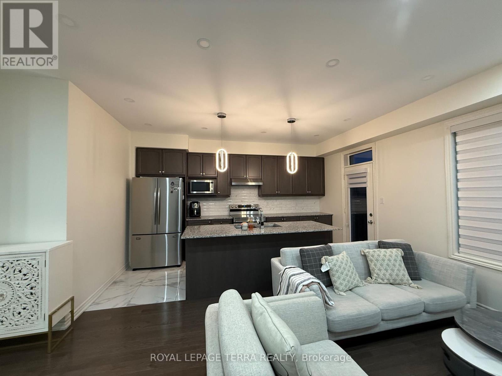 70 Fruitful Crescent, Whitby, Ontario  L1P 0N3 - Photo 9 - E12685288