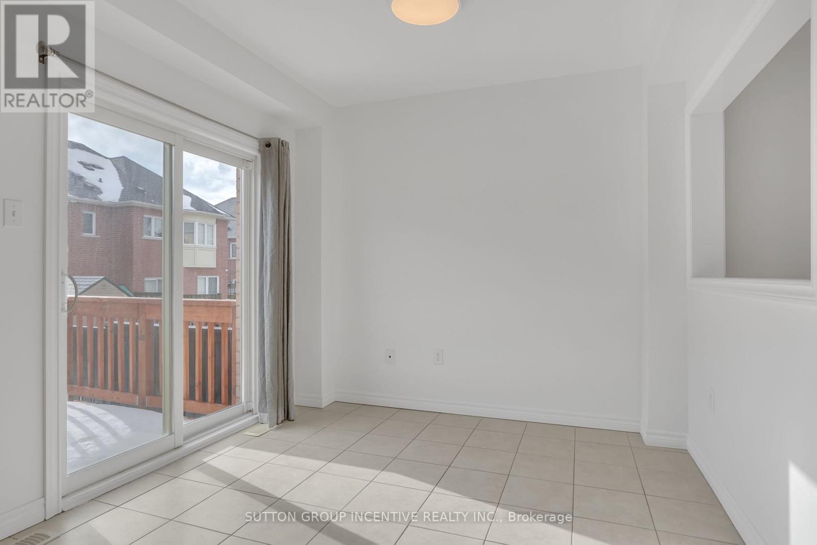 42 Southeast Passage, Whitchurch-Stouffville, Ontario  L4A 0Y3 - Photo 11 - N12685290