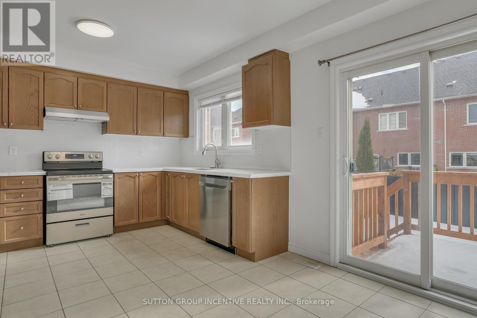 42 Southeast Passage, Whitchurch-Stouffville, Ontario  L4A 0Y3 - Photo 13 - N12685290