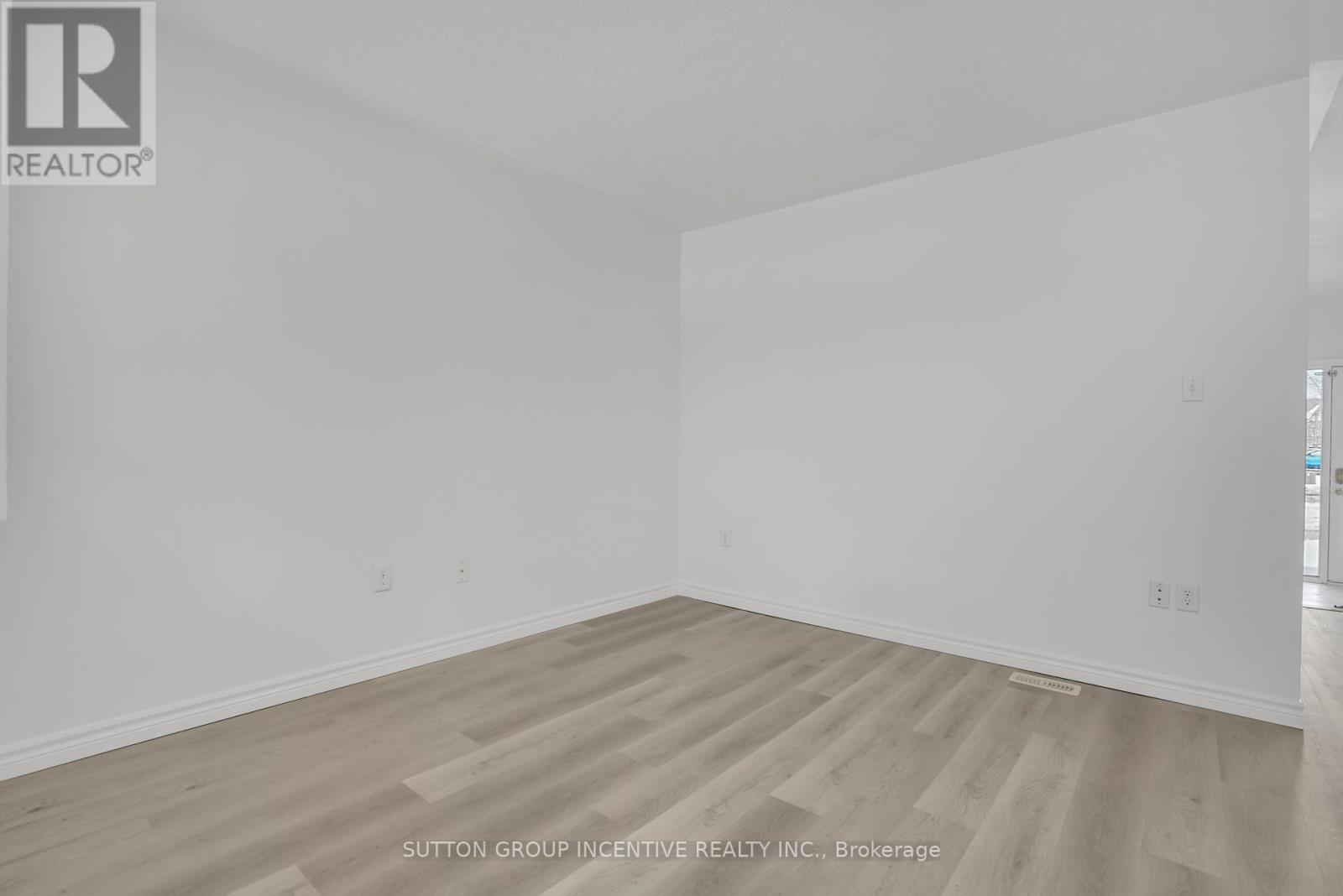 42 Southeast Passage, Whitchurch-Stouffville, Ontario  L4A 0Y3 - Photo 15 - N12685290