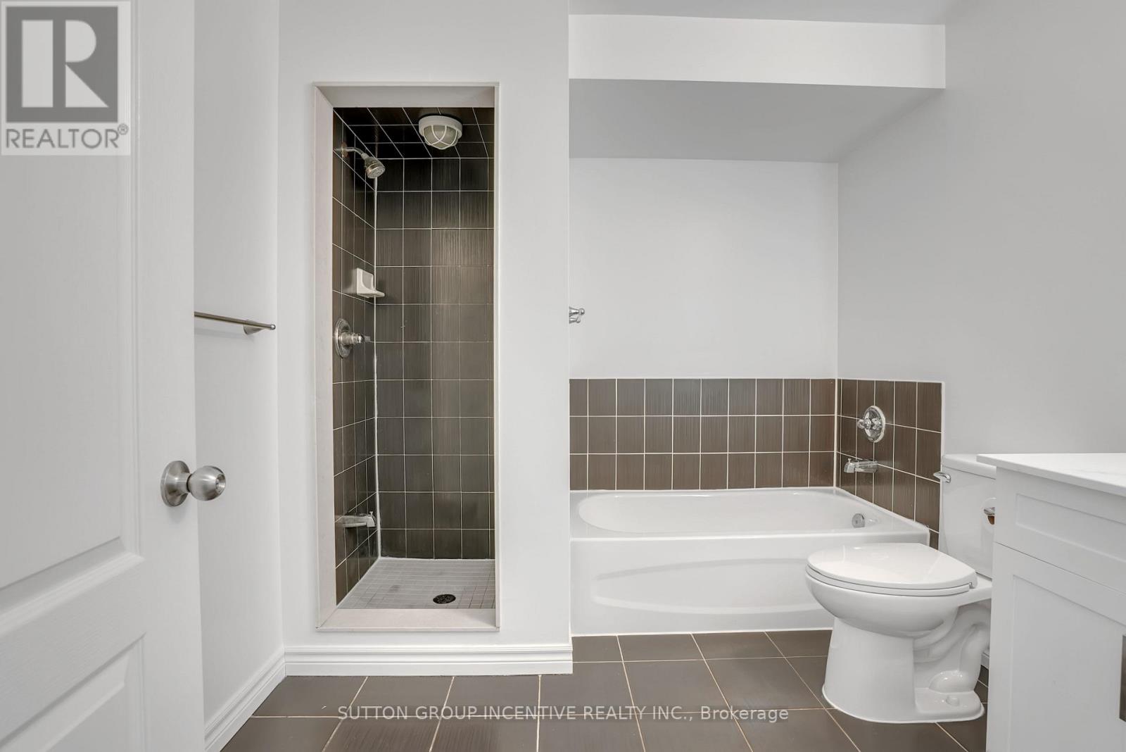 42 Southeast Passage, Whitchurch-Stouffville, Ontario  L4A 0Y3 - Photo 28 - N12685290