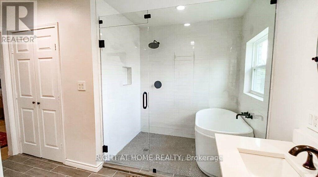 12 Keats Drive, Barrie, Ontario  L4N 6C7 - Photo 9 - S12675076