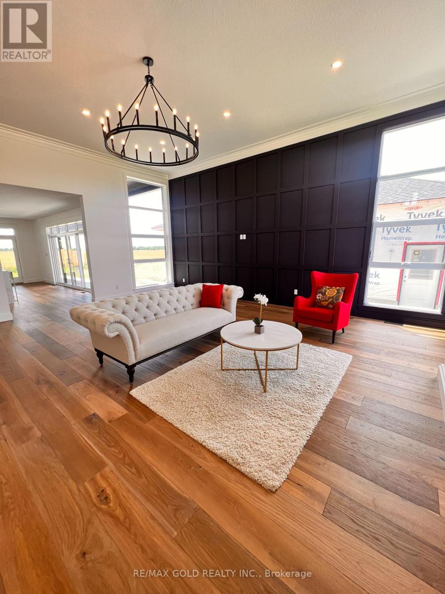 3761 Queen Street, Plympton-Wyoming, Ontario  N0N 1E0 - Photo 10 - X12685268