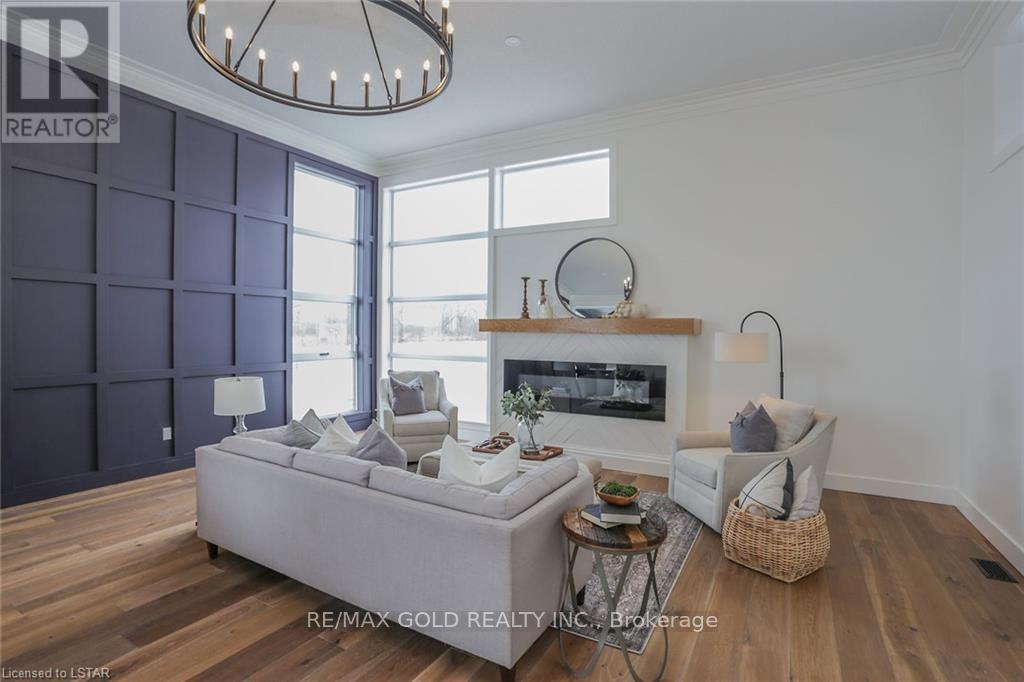 3761 Queen Street, Plympton-Wyoming, Ontario  N0N 1E0 - Photo 2 - X12685268