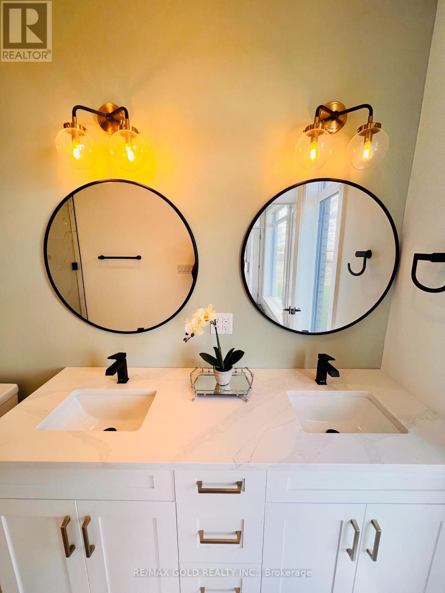 3761 Queen Street, Plympton-Wyoming, Ontario  N0N 1E0 - Photo 20 - X12685268