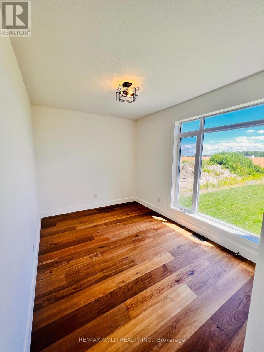 3761 Queen Street, Plympton-Wyoming, Ontario  N0N 1E0 - Photo 24 - X12685268