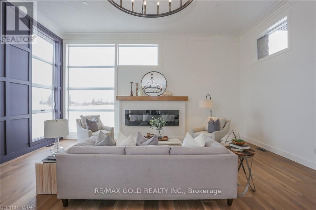 3761 Queen Street, Plympton-Wyoming, Ontario  N0N 1E0 - Photo 3 - X12685268