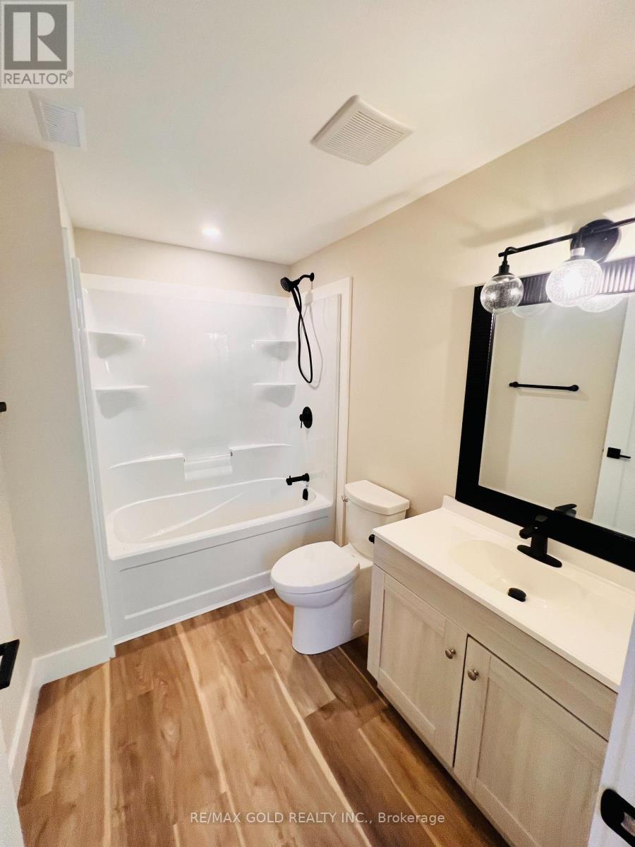 3761 Queen Street, Plympton-Wyoming, Ontario  N0N 1E0 - Photo 31 - X12685268