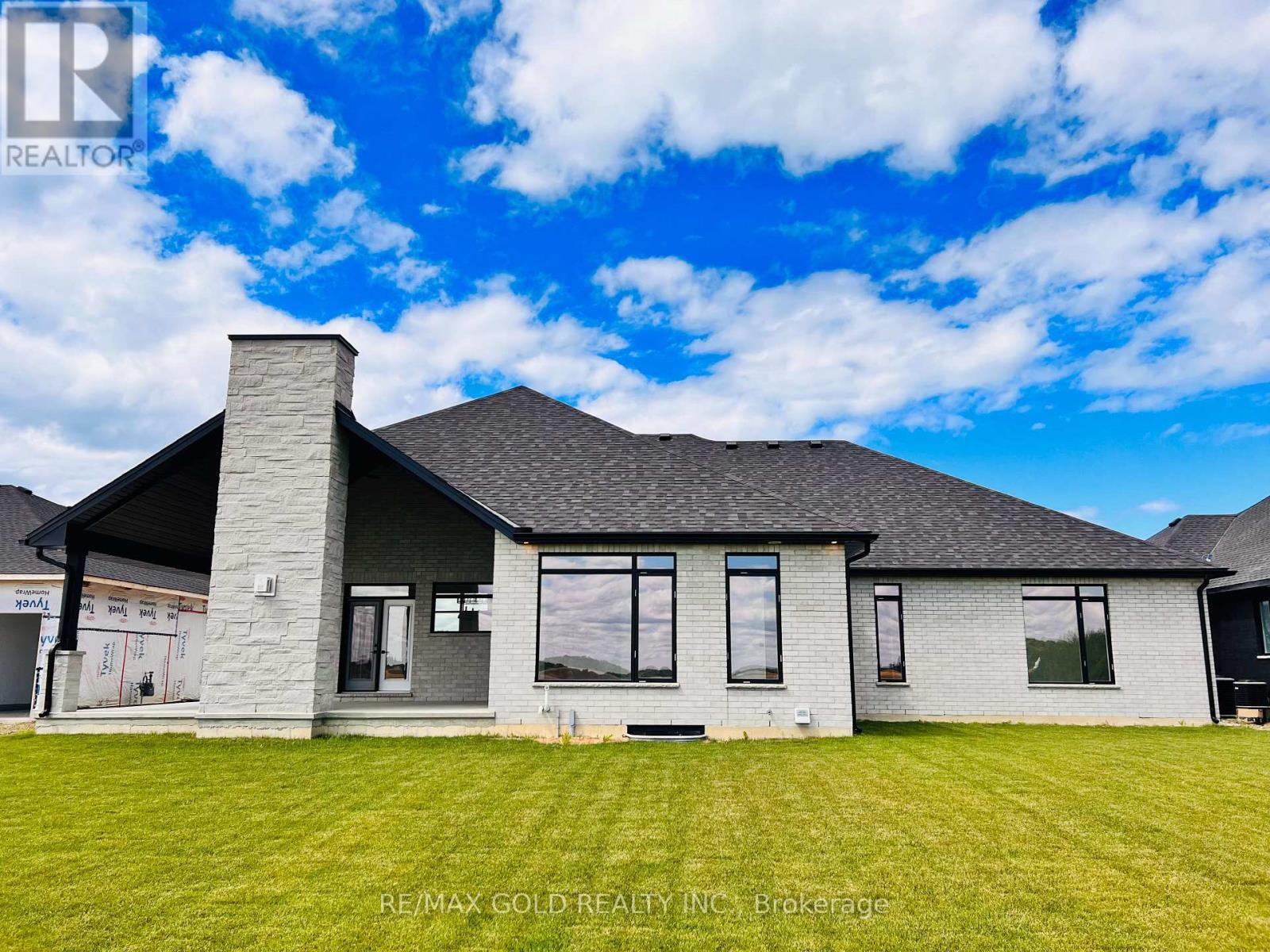 3761 Queen Street, Plympton-Wyoming, Ontario  N0N 1E0 - Photo 35 - X12685268