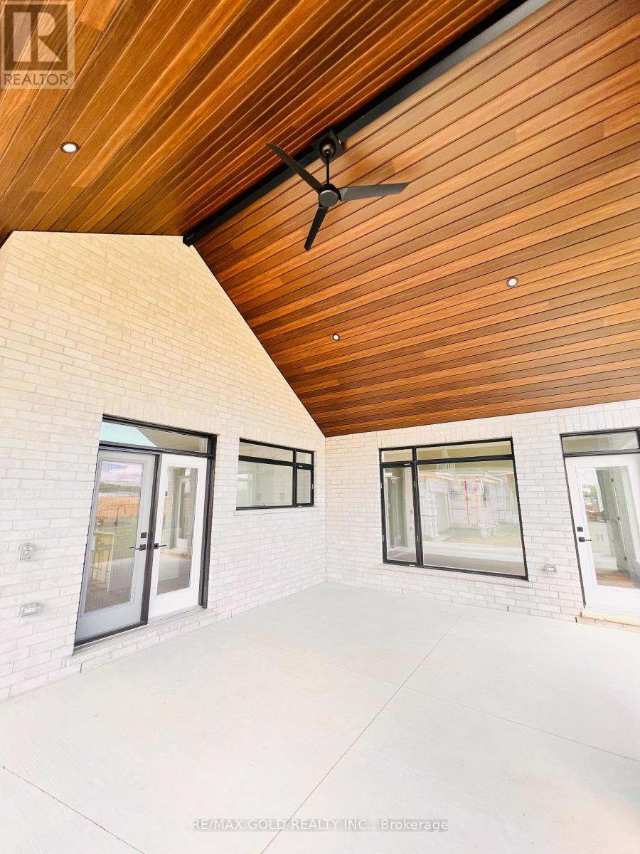 3761 Queen Street, Plympton-Wyoming, Ontario  N0N 1E0 - Photo 36 - X12685268