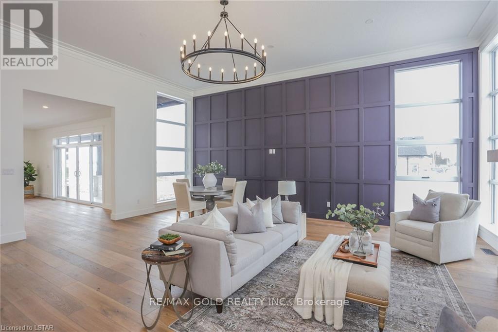 3761 Queen Street, Plympton-Wyoming, Ontario  N0N 1E0 - Photo 4 - X12685268