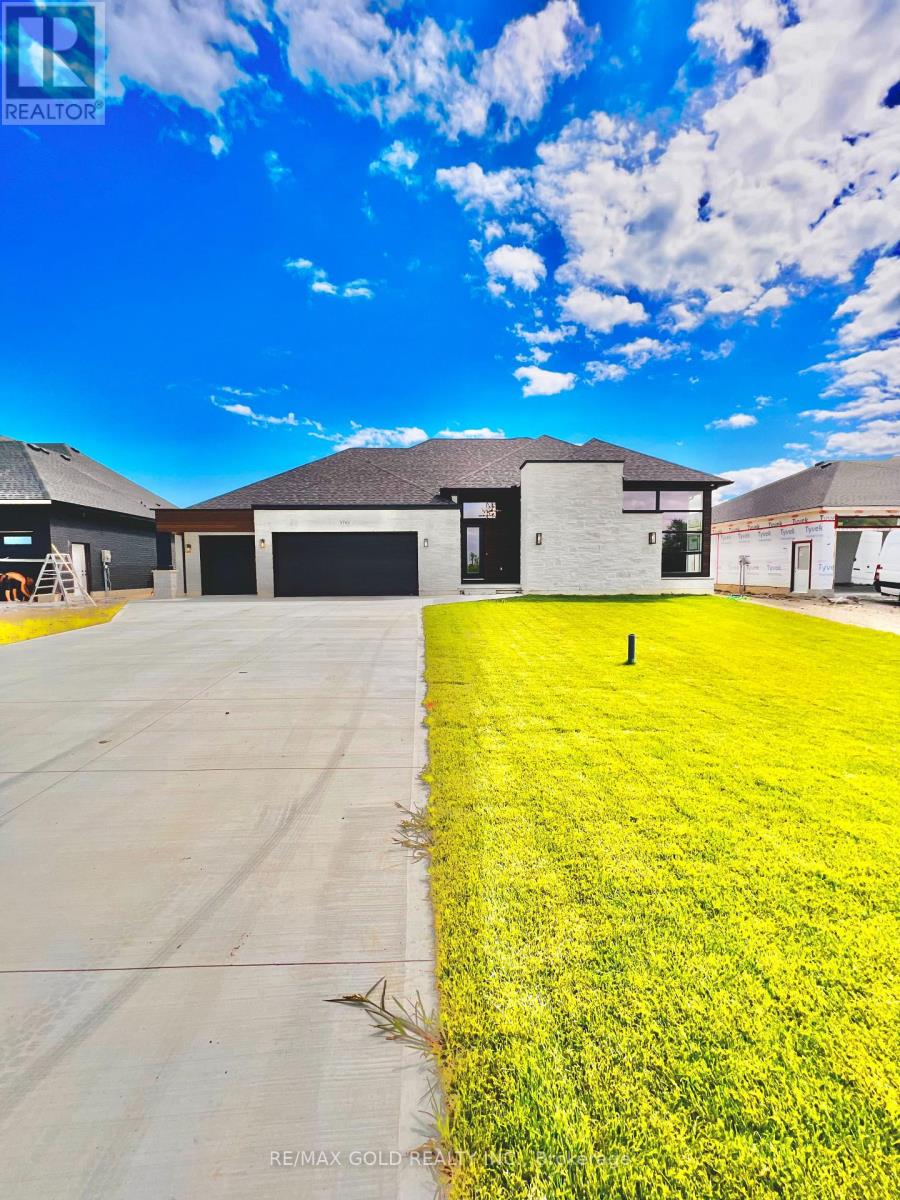 3761 Queen Street, Plympton-Wyoming, Ontario  N0N 1E0 - Photo 42 - X12685268